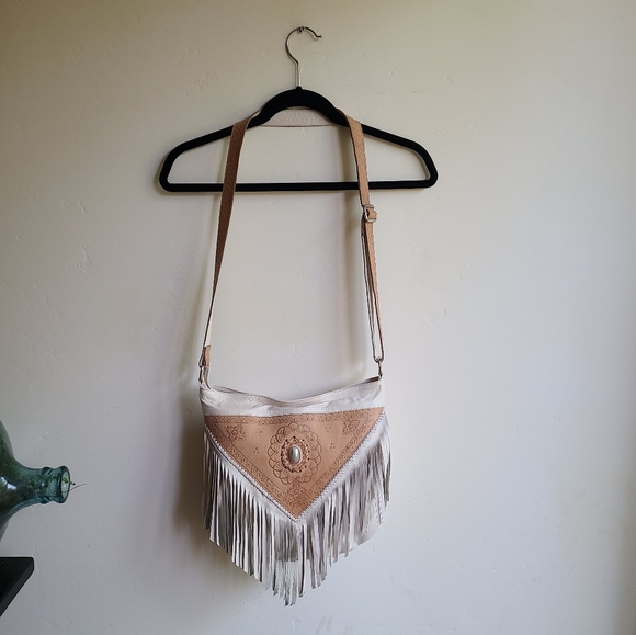 SWAPPED Mahiya Harlow Fringed Bag in Cream - Picture 3 of 15